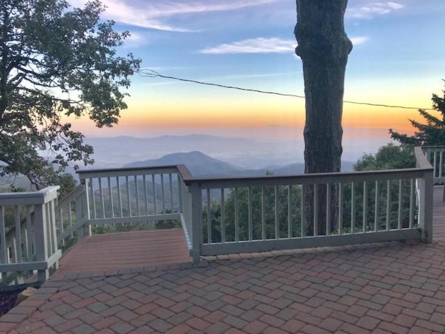 Skyforest Inn מראה חיצוני תמונה